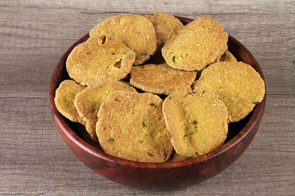 Roasted Baked Wheat Bajra Methi Puri 1 Kg - Image 3